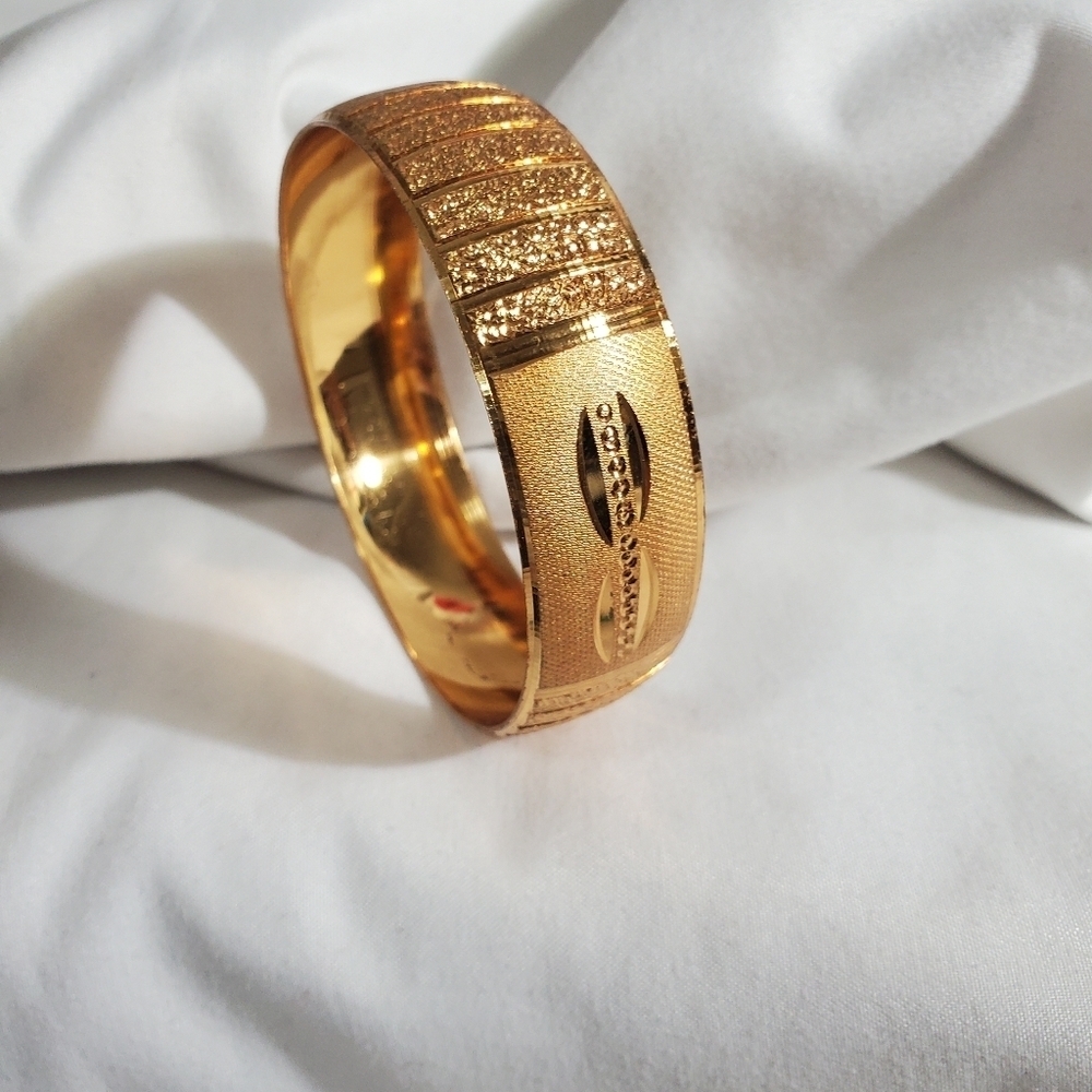Gold Thick Faux Bangle Bracelet